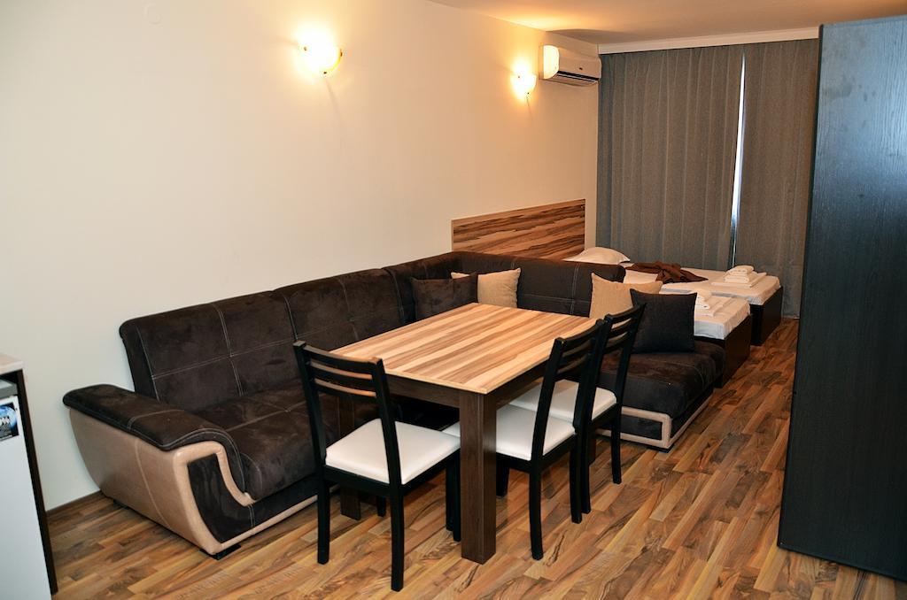 Ivtour Apartments In Yalta Complex Золотые Пески Номер фото